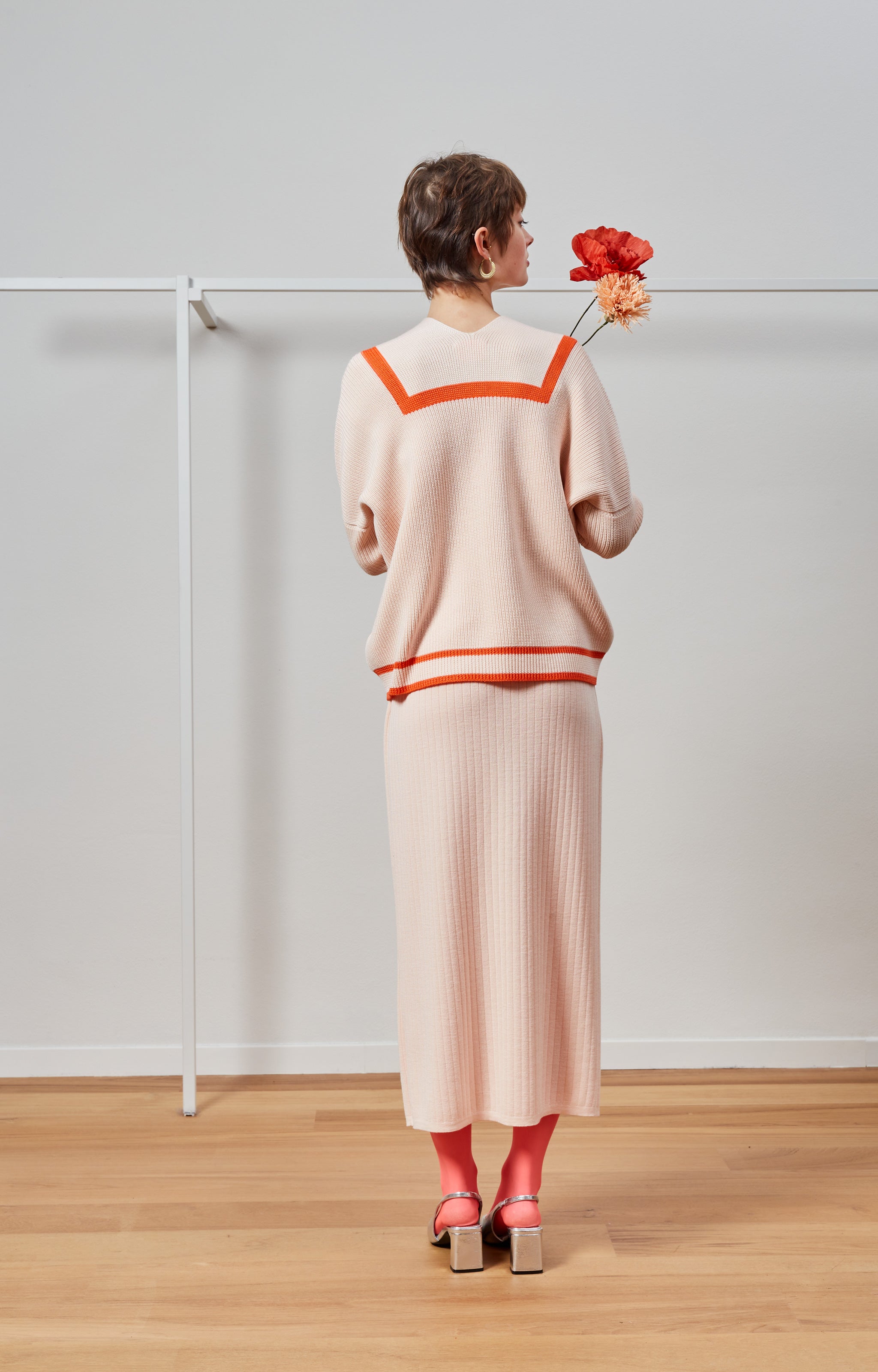 Ribbed tube skirt