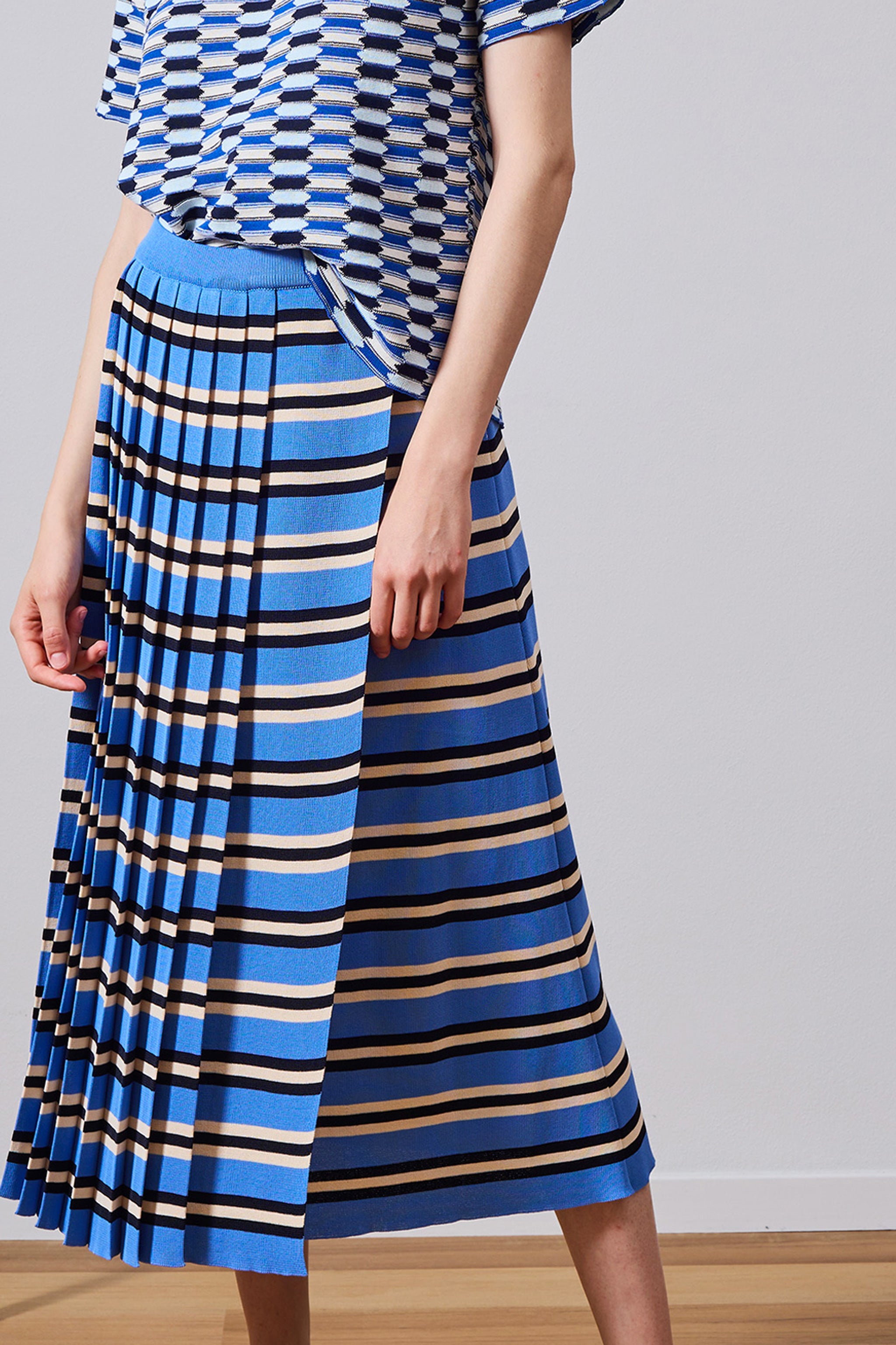 Pleated stripy skirt