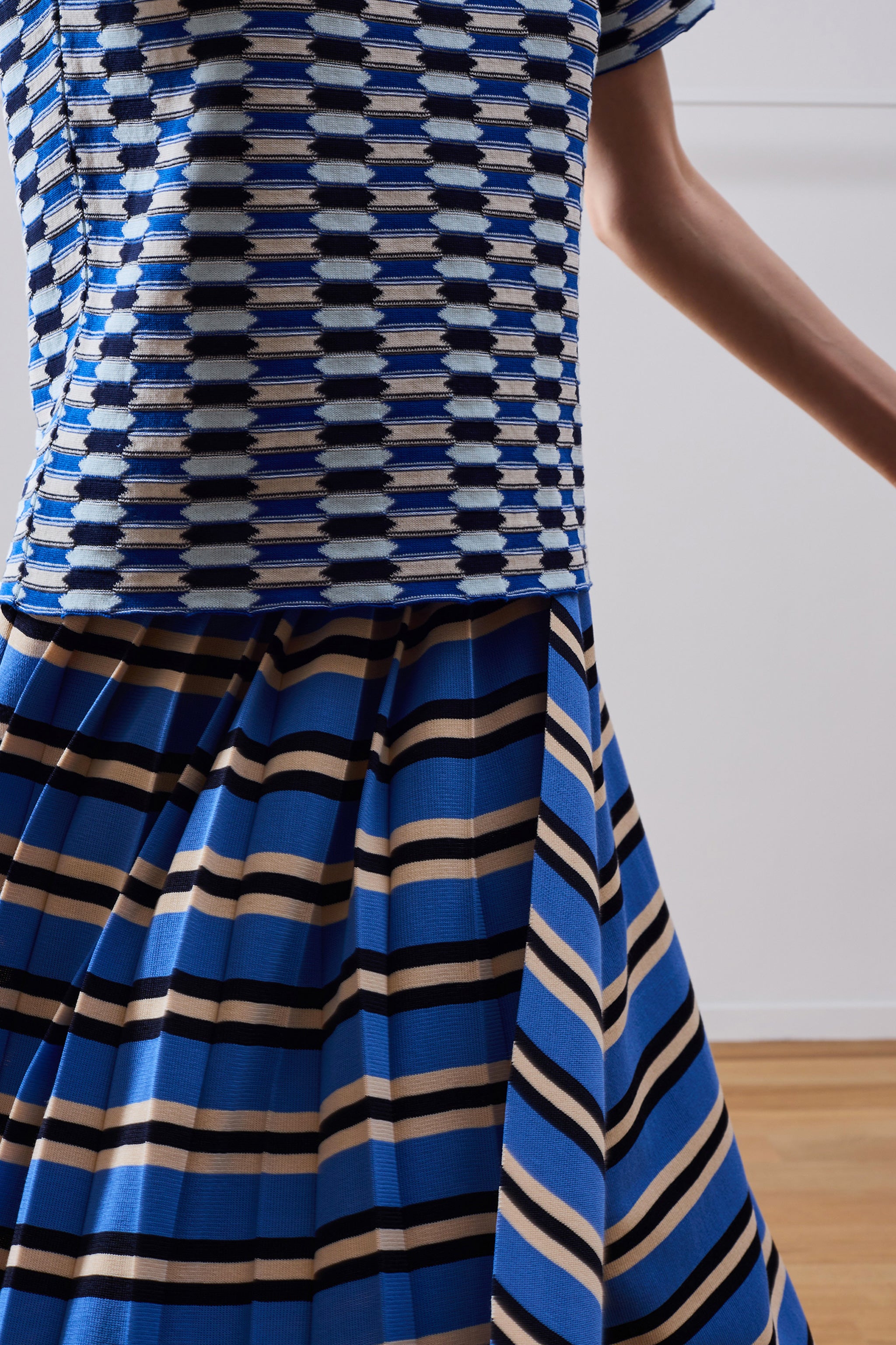 Pleated stripy skirt