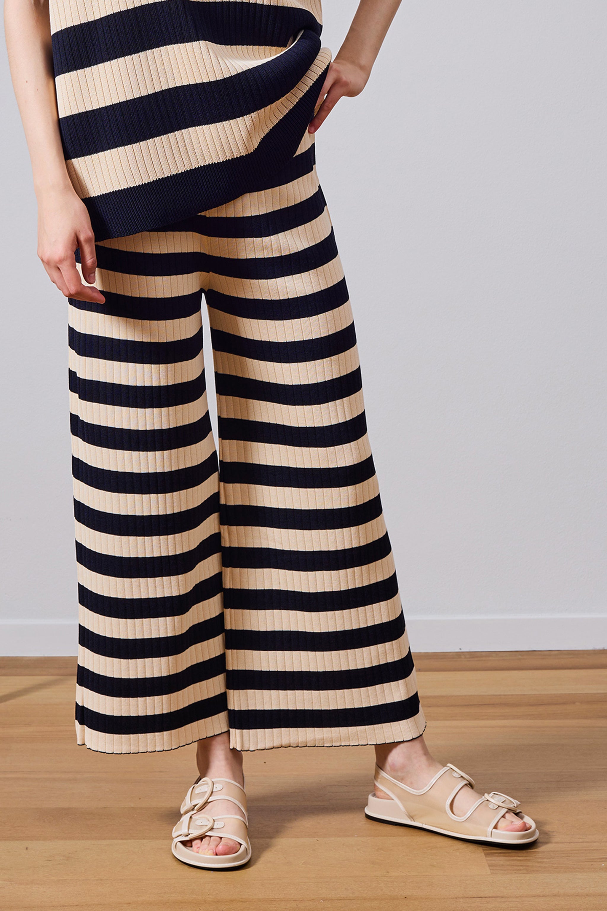 Skin pants