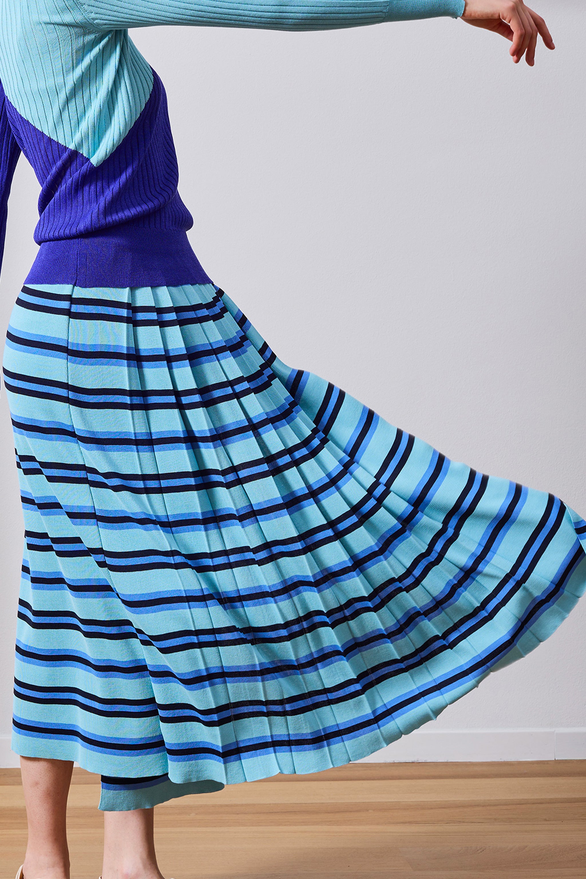 Pleated stripy skirt