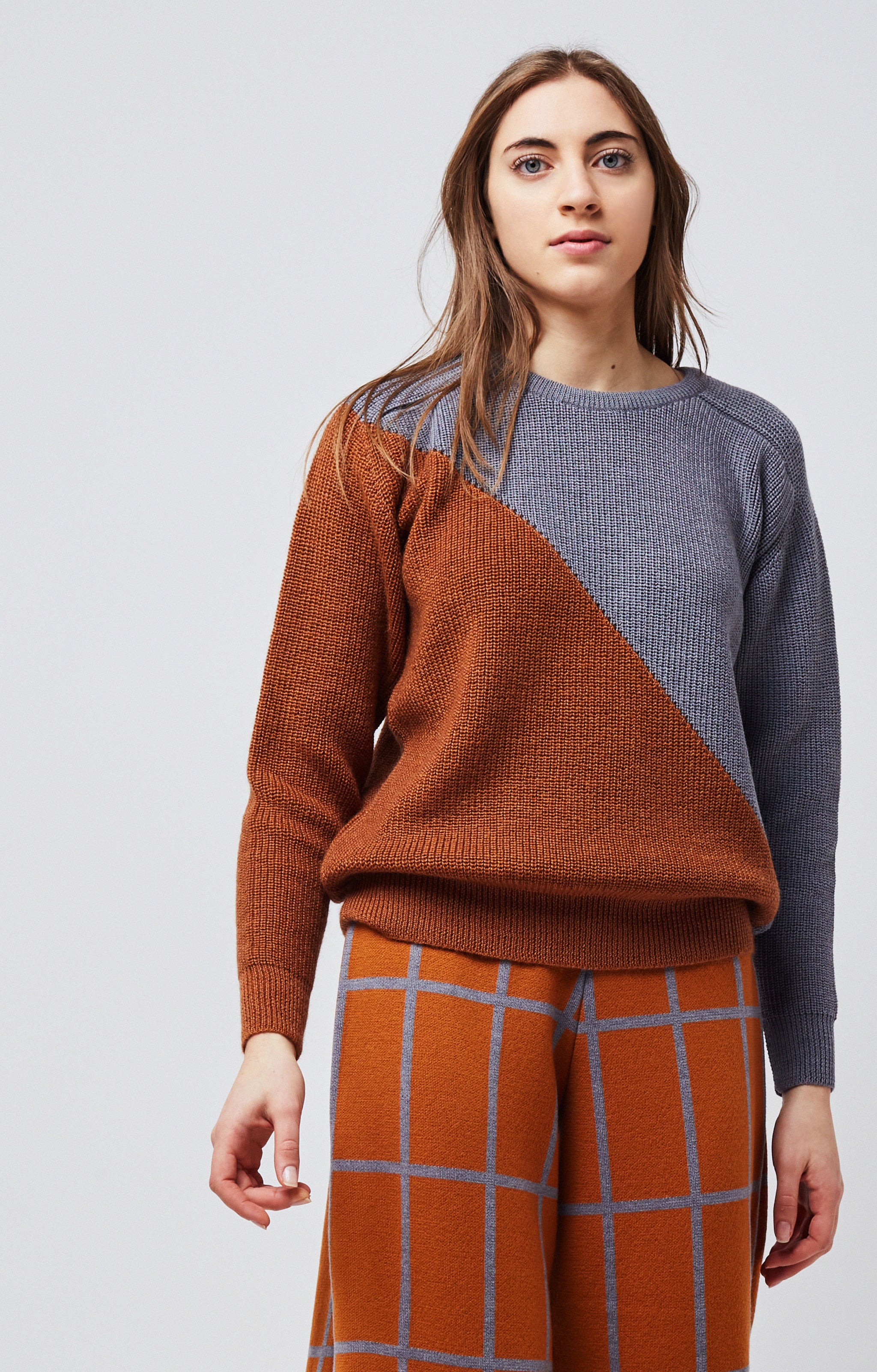 Diagonal unisex sweater
